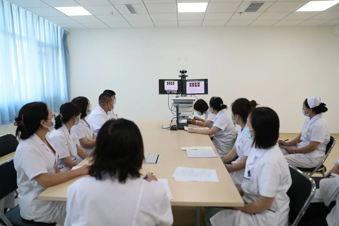 全省首家！中國醫(yī)科大學(xué)附屬第一醫(yī)院專家來“查房”，家門口享國內(nèi)優(yōu)質(zhì)醫(yī)療資源！(圖1)