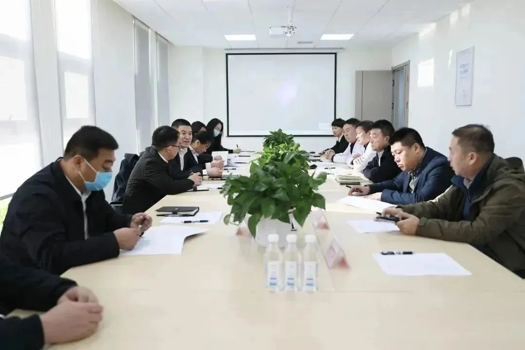 龍港區(qū)人大、區(qū)政府領(lǐng)導(dǎo)一行視察調(diào)研龍港國(guó)際醫(yī)療健康產(chǎn)業(yè)園(圖10)
